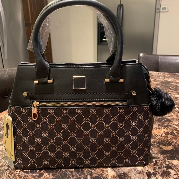 Handbag Crossbody    New  👜👜👜💝💝💝 - Picture 1 of 4